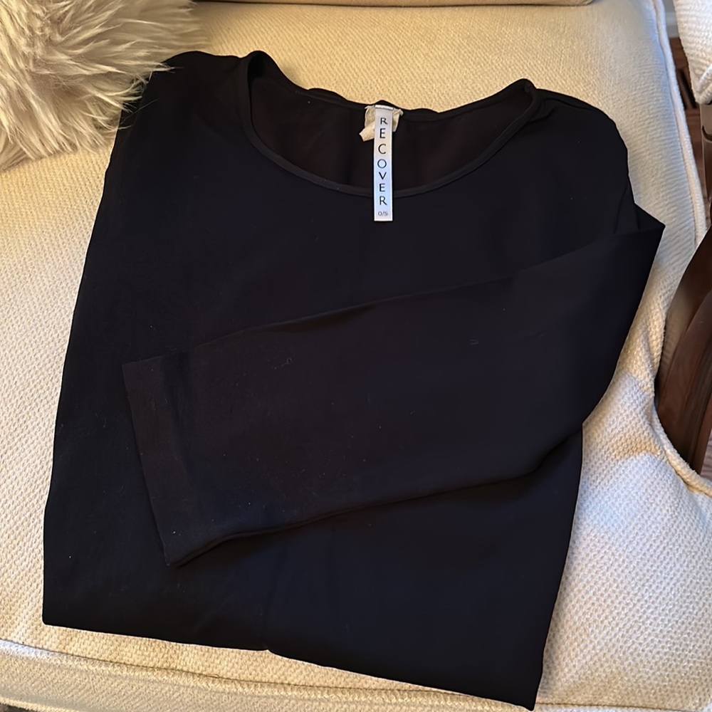 RECOVER - ultra comfort long smooth 3/4 top or layer. One Size nwot